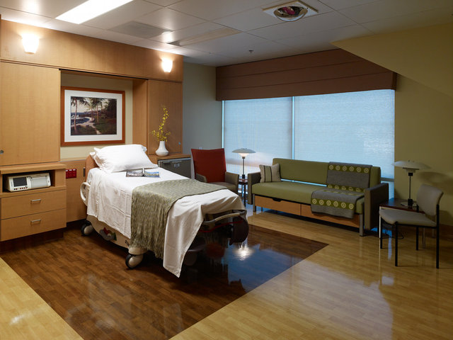 Kaiser Permanente Delivery Room 1 of 3