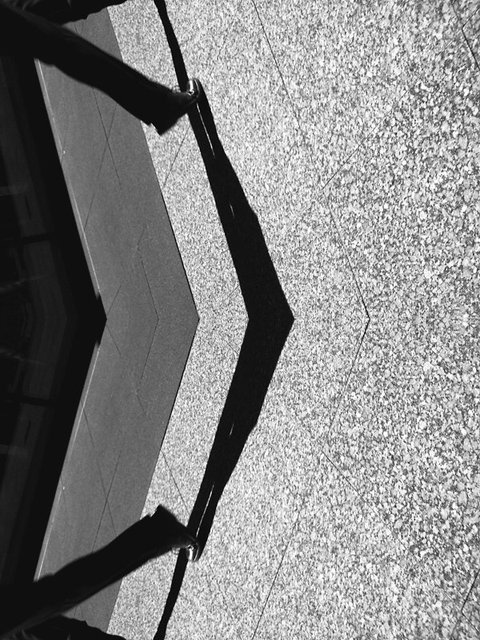 © CORDAY - Gray No. 13 - Executive - Legs Away