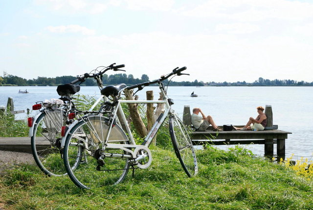 uitrusten fietsers nieuwkoopse plassen