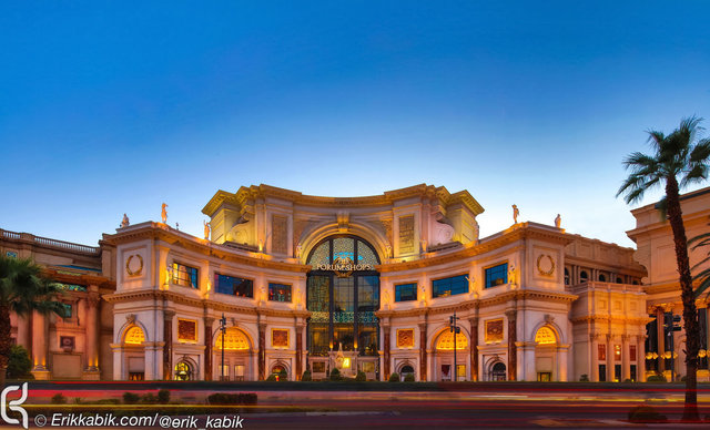 forum_shops_front_strip_-3-2.jpg