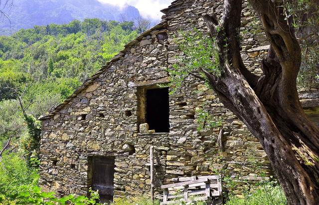 Hameau de Haute-Corse, août 2011
