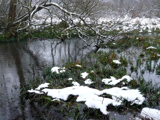 Snow on the River Lea (1) VB.JPG