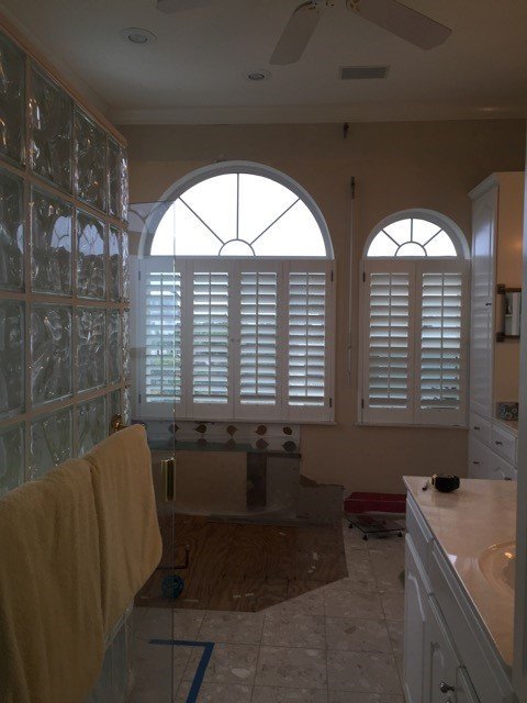 Master Bath - before (3).jpg