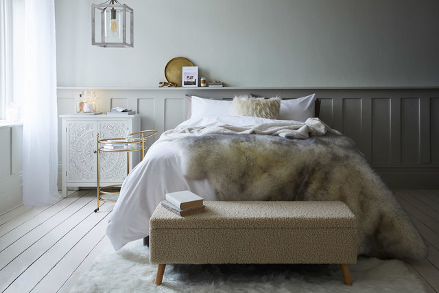 DUNELM AW20 LOOKBOOK<br><font color="a6a6a6"><u><a href="https://www.alex-bland.co.uk/aw20-lookbook" target="_self">VIEW PROJECT</a></u></font>