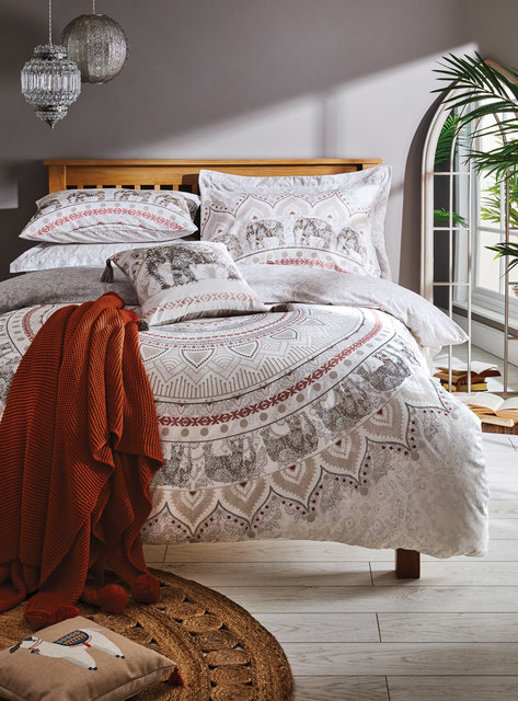 DUNELM & DORMA BEDDING<br><font color="a6a6a6"><u><a href="https://www.alex-bland.co.uk/bedding" target="_self">VIEW PROJECT</a></u></font>