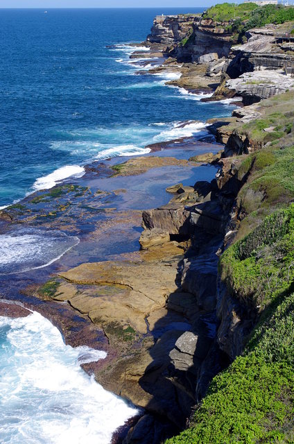 Cliffs near Bronte (14) VB.JPG