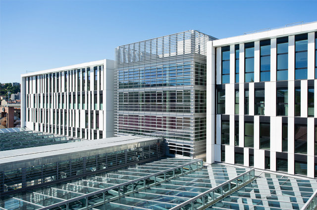 Université Catholique de Lyon, juin 2015. Architectes: Garbit et Blondeau.