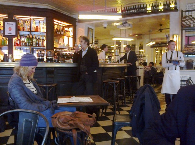 Café, Métro Saint Paul