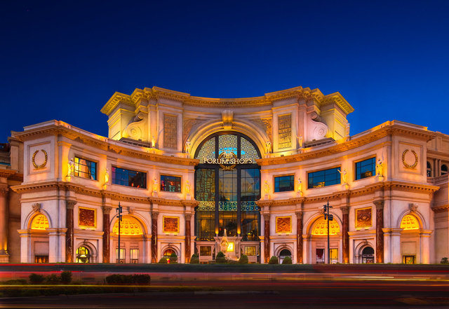forum_shops_front_strip_-7_and_3_comp-2.jpg