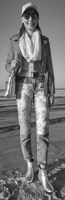 L11400802bw.jpg