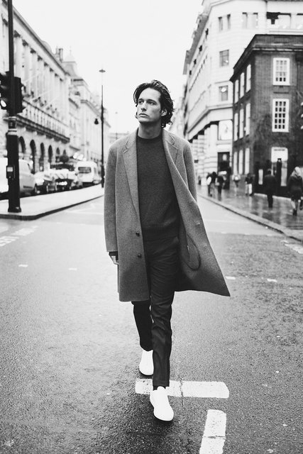 2017_BM_MRPORTER_Lawrence_593v3.jpg