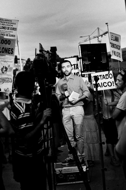 Journalist covering los indiniados protest