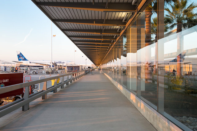 Lena_LBairportSct-137.jpg