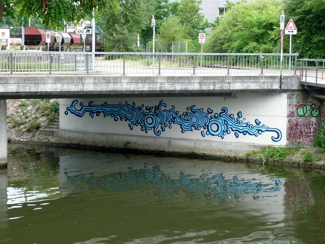 Bridge graffiti Basel VB.JPG