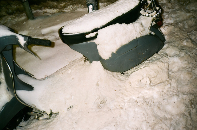 scooter sous la neige.jpg