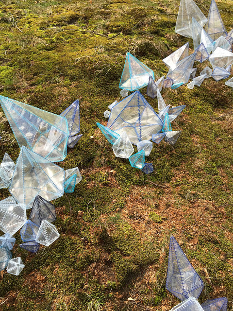 Work made for the exhibition Flygtighed in Liselund, Danmark. Sewed plast sheets. 2015