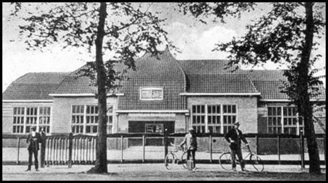 1928-Julianaschool--.jpg