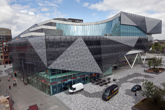 NL_Nieuwegein_Stadhuis_Exterior_2012_RS-35.jpg