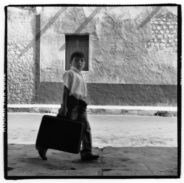 Mex., kid &suitcase161.jpg