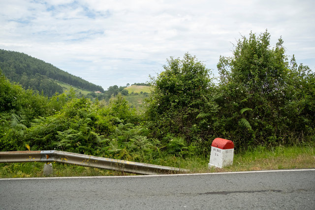 bilbao road marker DSCF5434.jpg
