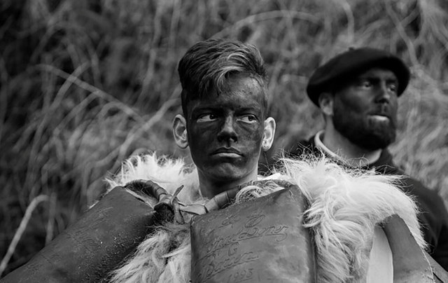 la vijanera hompe page 1 L B&W crop adj 1O6A5103 copy.jpg