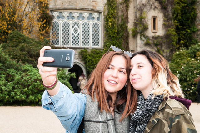 Mara Rodríguez and Naira Martínez Guillén (Malahide Castle)