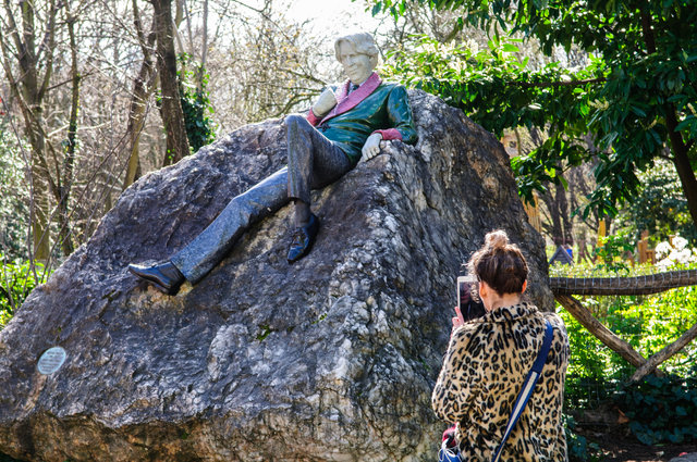 Danny Osborne's Oscar Wilde Statue (Merrion Square, Dublin)