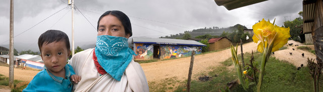 Madre y hijo Zapatista