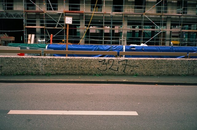 1 + 2 327 Frankfurt / Germany