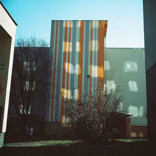 R1-04181-0003.JPG
