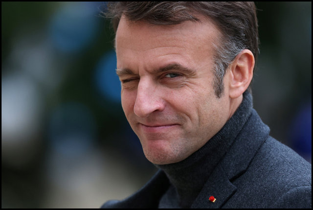 2024-12-09T120601Z_1060063556_RC2NLBAVG5T7_RTRMADP_3_FRANCE-POLITICS (1).jpg