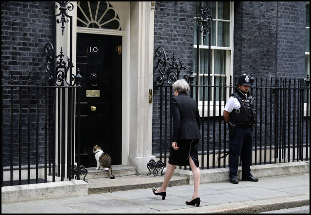 2017-06-04T095900Z_559257706_RC18D1FDCF00_RTRMADP_3_BRITAIN-SECURITY.JPG