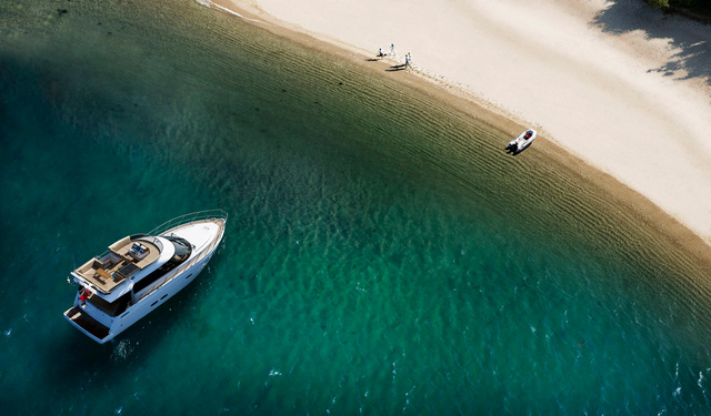 Sealine Boats