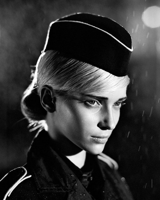 Elle Russia 2004/12