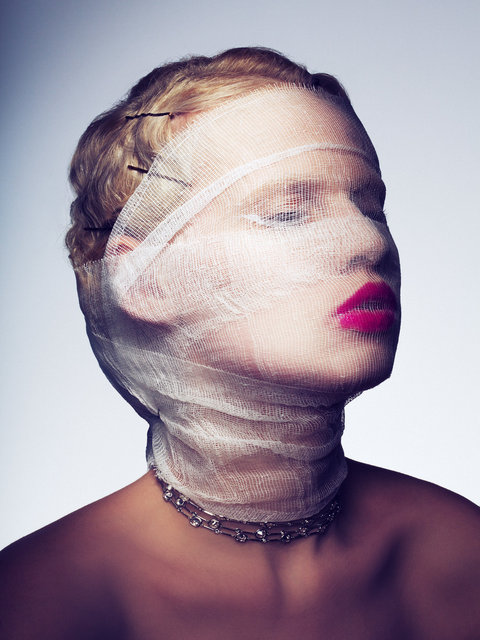 L'Officiel Russia 2011/04