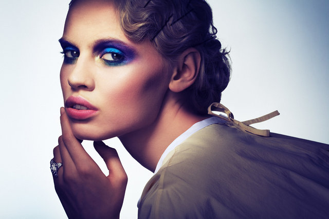 L'Officiel Russia 2011/04