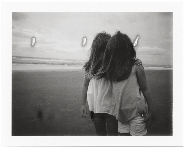 beach-twins-hairwind.jpg