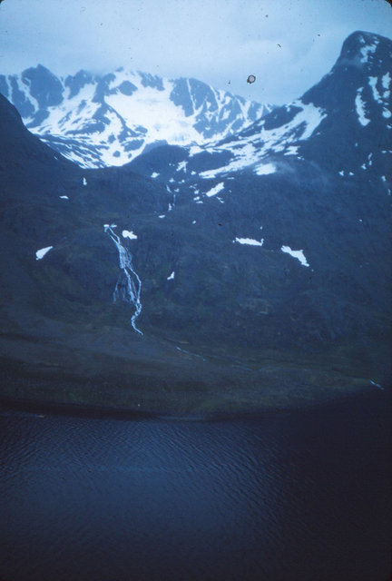 897 (8) Hangend dal Kwaenange fjord