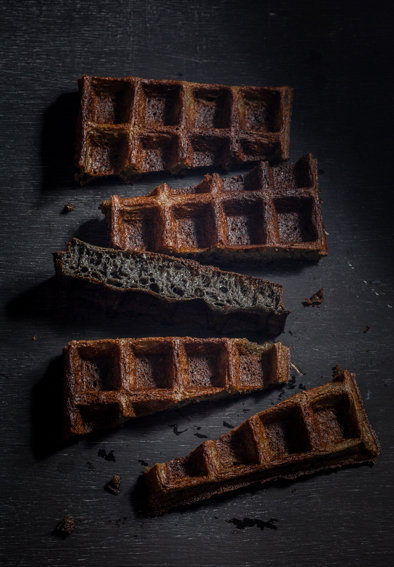 gaufre-in-black.jpg