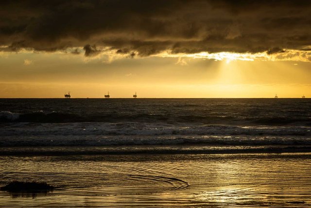 Oil Rigs from Carpenteria