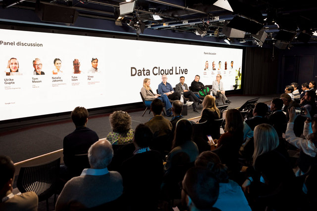 Data-Cloud-Live-7662-Edit.jpg