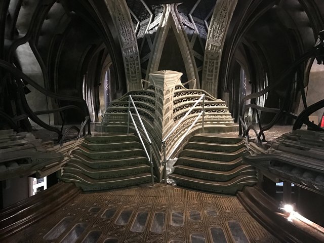 KLINGON SARCOPHAGUS SHIP: BRIDGE