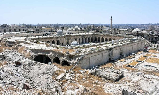Ruins of Aleppo mosque.jpeg