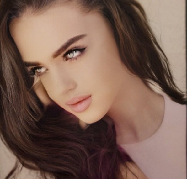 MODEL- NIKKI