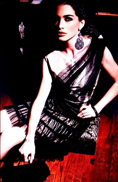 LAUREN - MODEL