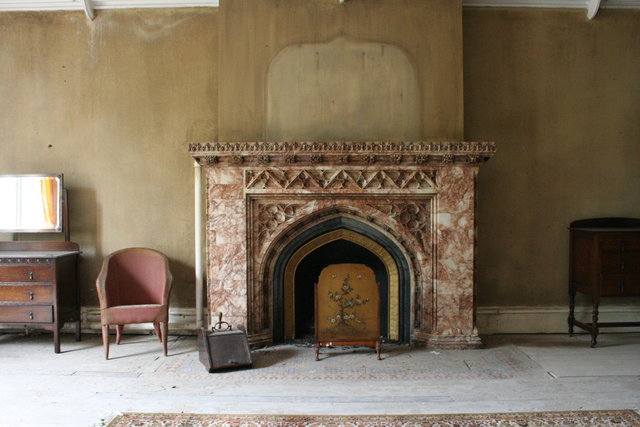 George & Lucy's - fireplace.JPG