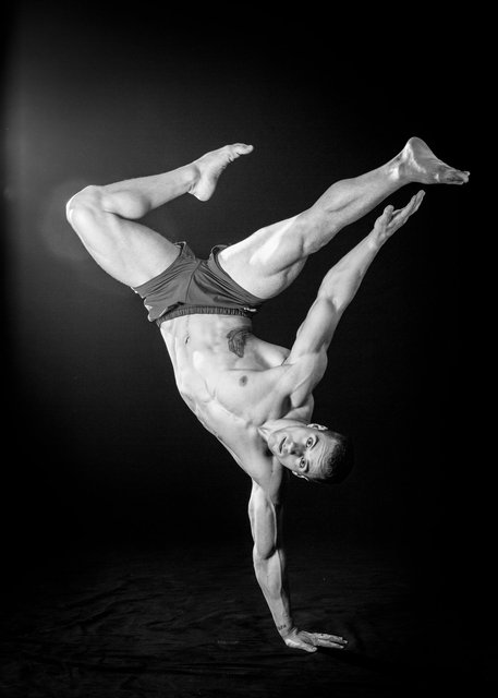 30188156A_BODIES_33.JPG