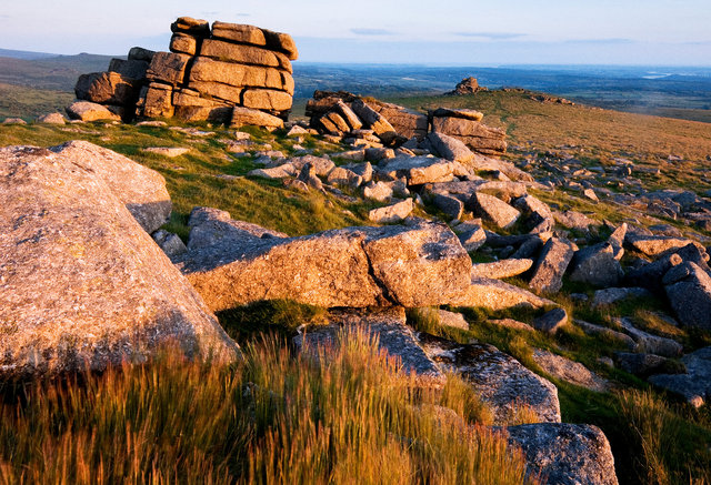 Last_light_on_Staple_Tor_RDD120608J.jpg