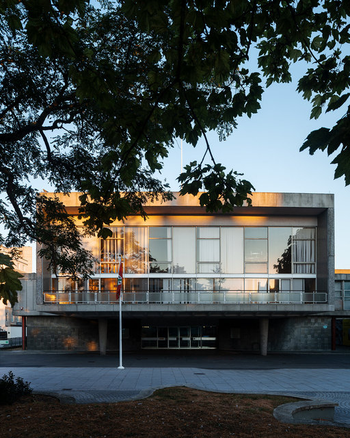 lowresPlymouth_Council_House_RDD110826B.jpg