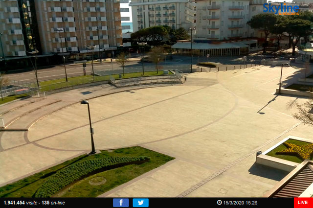 23_Lido di Jesolo - Piazza Milano.TIF